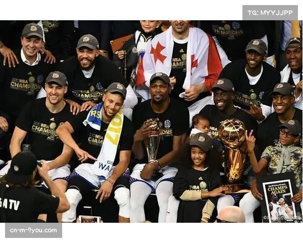 数据回顾：2022年三月，勇士队“死亡五小”的控球率与三分球转化率联盟第一。